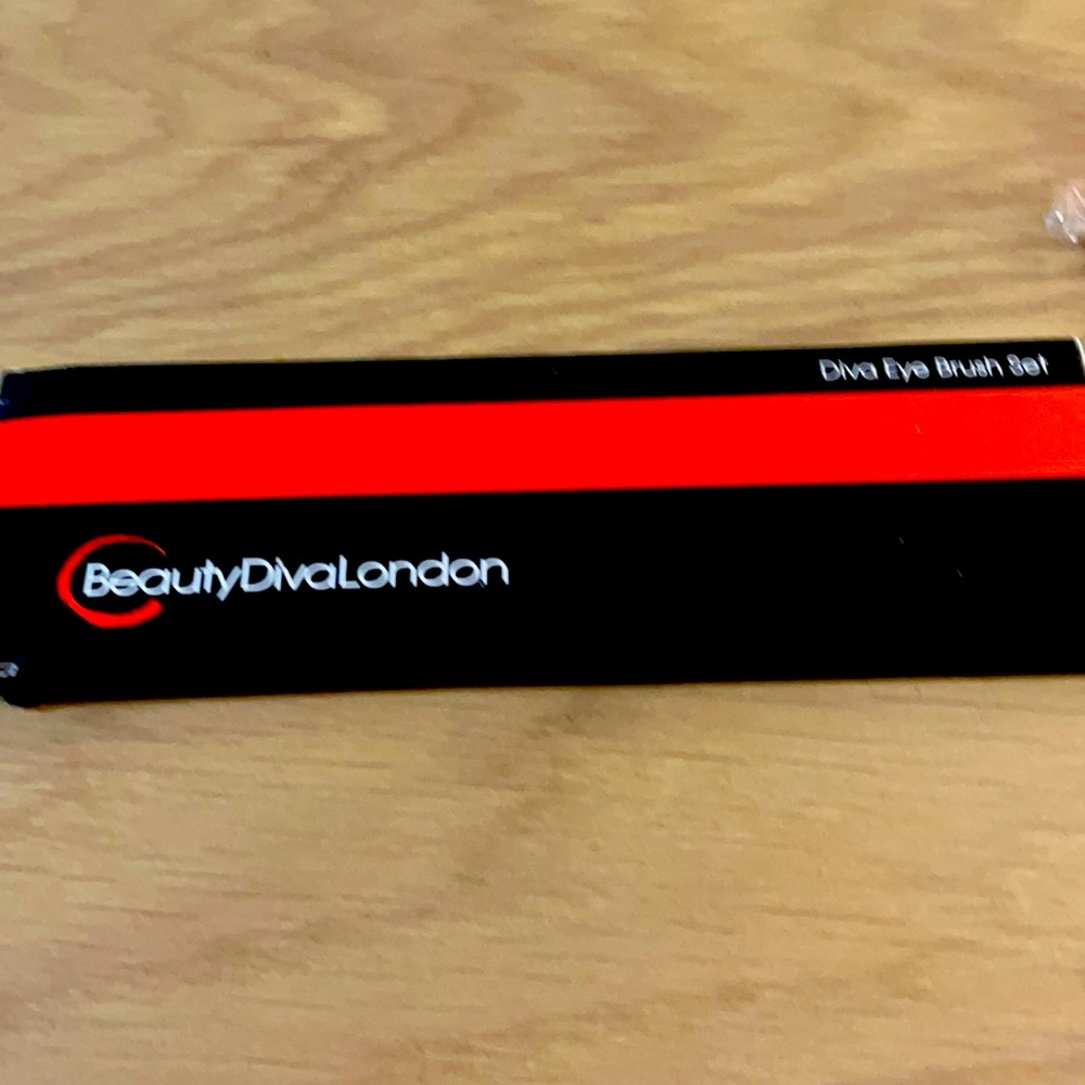 BeautyDivaLondon set of 4 brushes for your eyes